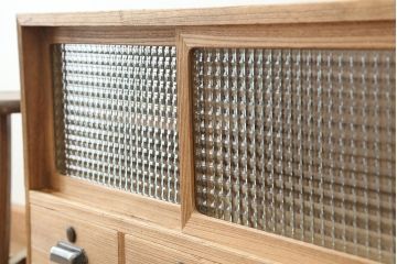 アンティーク家具　アンティーク 素敵なデザイン!古い木味のチェッカーガラスローボード