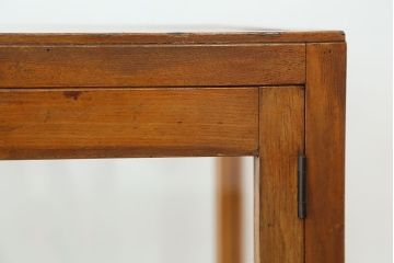 レトロ家具　アンティーク レトロなデザインの縦型脚付き(ガラスケースショーケース)