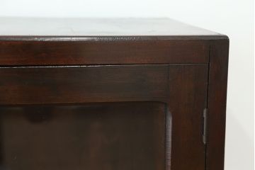 アンティーク家具　素敵なデザイン!古い木のシックなアンティーク本箱(収納棚)