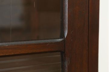 アンティーク家具　素敵なデザイン!古い木のシックなアンティーク本箱(収納棚)