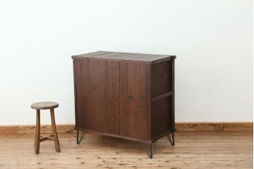 アンティーク家具　古民具・骨董 アンティーク鉄脚収納棚