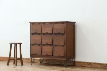 アンティーク家具　アンティーク　脚付きパタパタ下駄箱