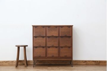 アンティーク家具　アンティーク　脚付きパタパタ下駄箱