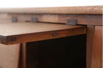 アンティーク家具　アンティーク　脚付きパタパタ下駄箱