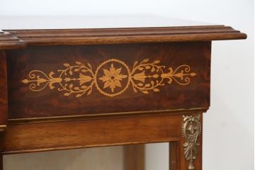 中古　イギリス製　美しいキャビネット