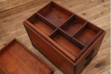 アンティーク家具　アンティーク　古い木の道具入れ(小引き出し)