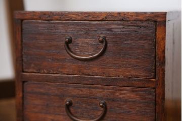 アンティーク家具　アンティーク　古い木の小さな小引き出し