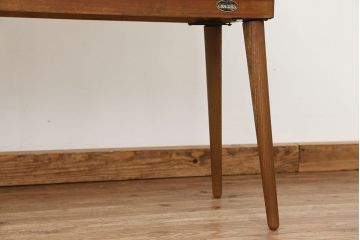 アンティーク家具　アンティーク　素敵なデザイン!古い木の脚付きパタパタガラスケース