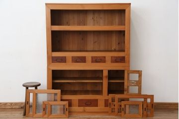 アンティーク家具　古民具・骨董　生地色の美しい四尺重ね水屋箪笥(食器棚・収納棚)
