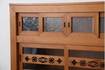 アンティーク家具　古民具・骨董　生地色の美しい四尺重ね水屋箪笥(食器棚・収納棚)