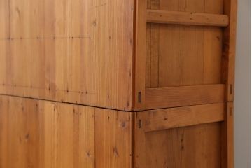 アンティーク家具　古民具・骨董　生地色の美しい四尺重ね水屋箪笥(食器棚・収納棚)