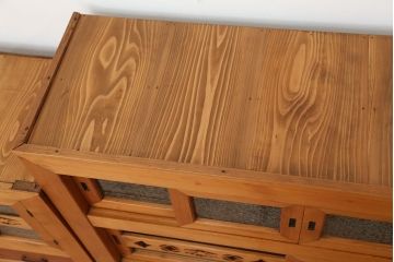 アンティーク家具　古民具・骨董　生地色の美しい四尺重ね水屋箪笥(食器棚・収納棚)