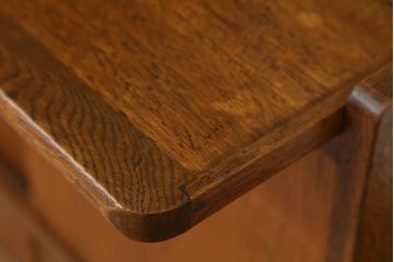 レトロ家具　☆アンティーク　レトロなデザインのモールガラス食器棚