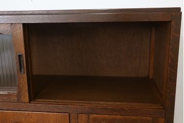 レトロ家具　☆アンティーク　レトロなデザインのモールガラス食器棚