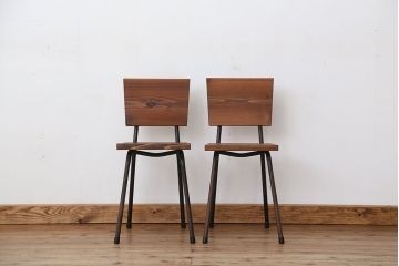 アンティーク家具　再入荷!人気の無垢板と鉄脚のイス2脚セット?(いす椅子アイアン)