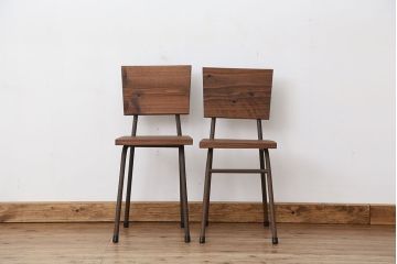 アンティーク家具　再入荷!人気の無垢板と鉄脚のイス2脚セット?(いす椅子アイアン)