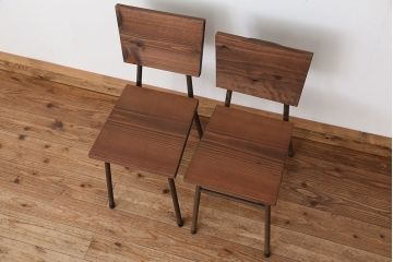 アンティーク家具　再入荷!人気の無垢板と鉄脚のイス2脚セット?(いす椅子アイアン)