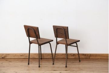 アンティーク家具　再入荷!人気の無垢板と鉄脚のイス2脚セット?(いす椅子アイアン)