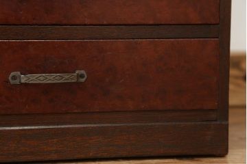 アンティーク家具　アンティーク　古い木のシンプルな8段引き出し