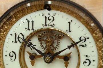 アンティーク雑貨　古いセイコー大理石置時計(ゼンマイ式)