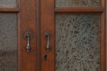 アンティーク家具　アンティーク 高級品!古い洋館の結霜ガラスナラ材本箱