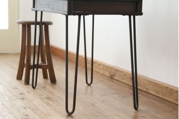 アンティーク家具　アンティーク 古いタバコ屋のシックな脚付きガラスケース(台形)