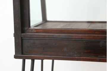 アンティーク家具　アンティーク 古いタバコ屋のシックな脚付きガラスケース(台形)