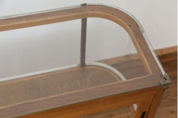 レトロ家具　アンティーク　レトロなデザイン!タバコ屋のRガラスショーケース(ガラスケース)