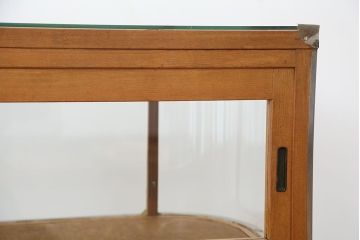 レトロ家具　アンティーク　レトロなデザイン!タバコ屋のRガラスショーケース(ガラスケース)