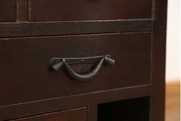 アンティーク家具　アンティーク　古い小窓付きの6杯時代箪笥ローチェスト(引き出し)