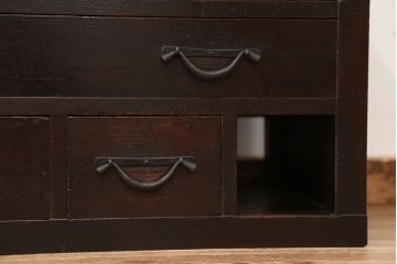 アンティーク家具　アンティーク　古い小窓付きの6杯時代箪笥ローチェスト(引き出し)