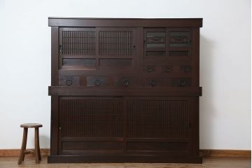 アンティーク家具　古民具・骨董　使い込まれた美しい水屋箪笥(食器棚、収納棚)