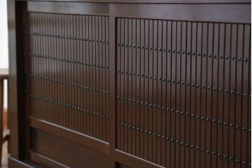 アンティーク家具　古民具・骨董　使い込まれた美しい水屋箪笥(食器棚、収納棚)