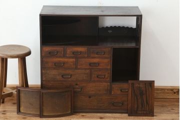 アンティーク家具　古民具・骨董　造りの良い変わり型小箪笥(茶箪笥・茶棚)