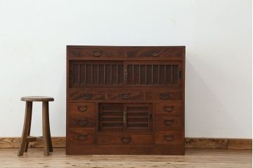 アンティーク家具　素敵なデザイン!帳場箪笥のような茶箪笥