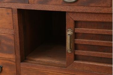 アンティーク家具　素敵なデザイン!帳場箪笥のような茶箪笥