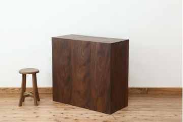 アンティーク家具　素敵なデザイン!帳場箪笥のような茶箪笥