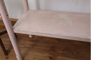 アンティーク家具　可愛いデザイン!　ピンク色のケビントガラスケース