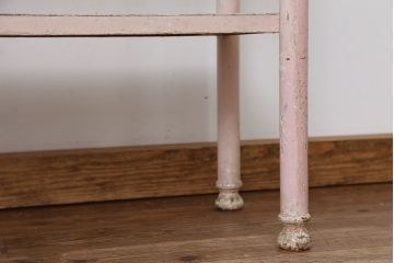 アンティーク家具　可愛いデザイン!　ピンク色のケビントガラスケース