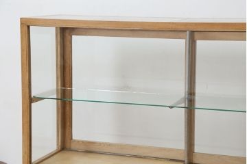 素敵なデザイン!古い雑貨屋の脚付きガラスケース(ショーケース)