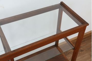 アンティーク家具　素敵なデザイン!鉄脚オープンガラス棚(飾り棚・陳列棚)