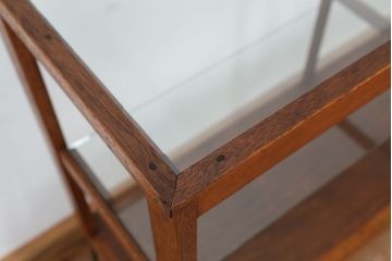 アンティーク家具　素敵なデザイン!鉄脚オープンガラス棚(飾り棚・陳列棚)