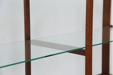 アンティーク家具　素敵なデザイン!鉄脚オープンガラス棚(飾り棚・陳列棚)
