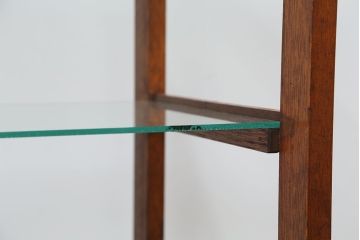 アンティーク家具　素敵なデザイン!鉄脚オープンガラス棚(飾り棚・陳列棚)