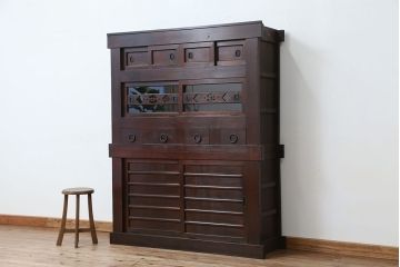アンティーク家具　古民具・骨董　味わい深い二段重ね四尺水屋箪笥(食器棚、収納棚)