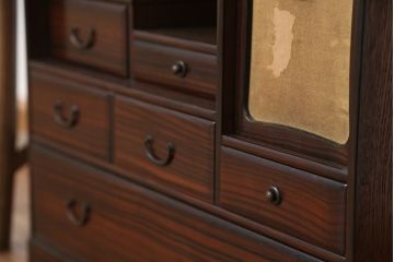アンティーク家具　高級品!前面黒檀材の上品な小箪笥(茶箪笥・茶棚)