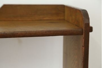 アンティーク家具　アンティーク　古い栓材のシンプルな本棚
