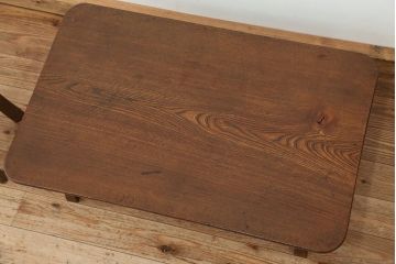 アンティーク家具　アンティーク　古い栓材のシンプルな折り畳み角ちゃぶ台(テーブル)