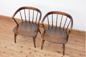中古　飛騨産業キツツキマーク穂高アームチェア(ダイニングチェア)2脚セット?