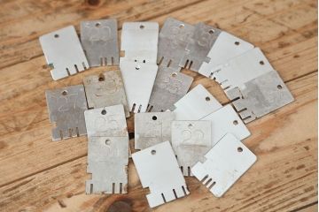 レトロ家具　昭和レトロ　銭湯の大型マス目鍵付きロッカー(1)